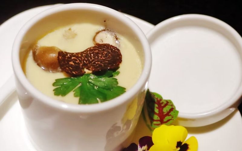 Súp kem nấm truffle sang trọng với hương vị tinh tế chuẩn fine dining