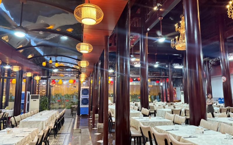 Không gian buffet rộng rãi, hiện đại pha nét cổ điển tại Soho Buffet