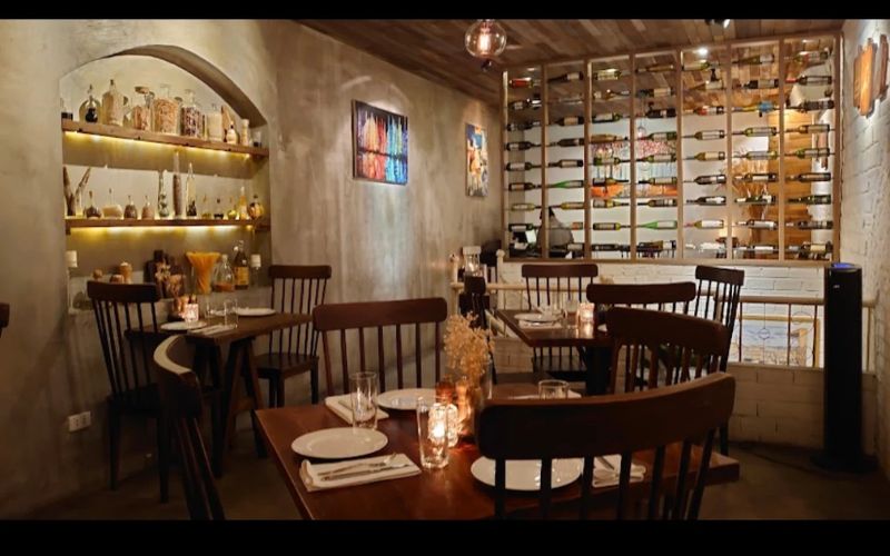 Nossa Steak House & Italian Cuisine với không gian ấm cúng sang trọng 