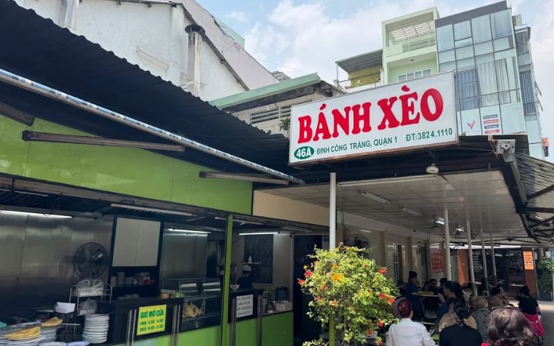  Không gian quán Bánh Xèo 46A mang nét bình dân, gần gũi tại Sài Gòn