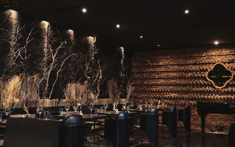 Không gian lãng mạn, sang trọng bên trong nhà hàng CoCo Dining