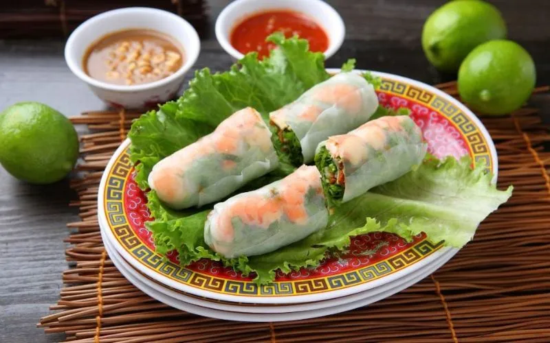 Gỏi cuốn thể hiện xu hướng ăn uống cân bằng và thanh mát của người Việt