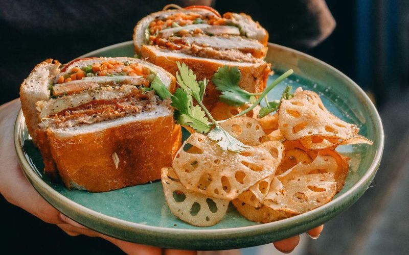 Anan Saigon và cảm hứng từ bánh mì đường phố