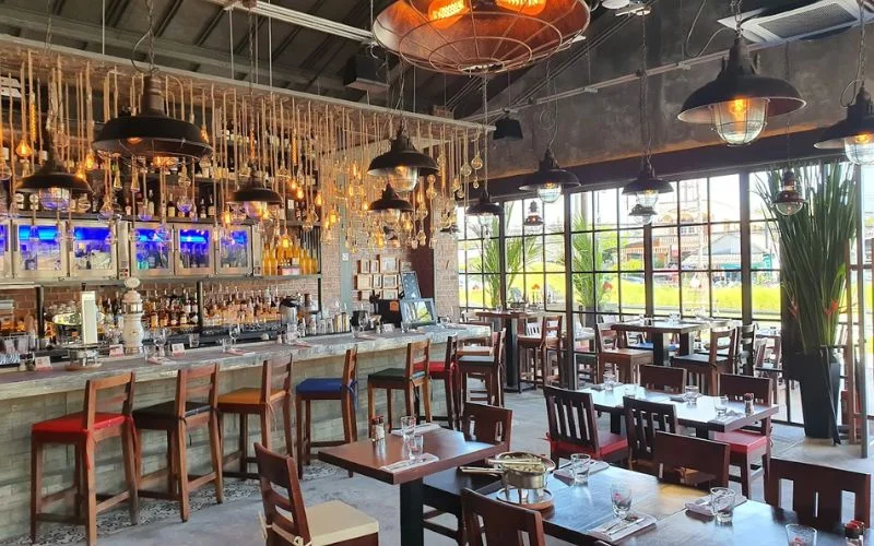 Không gian steakhouse cao cấp mang phong cách Nam Mỹ hiện đại