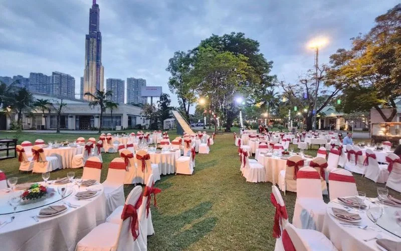 nhà hàng view sông sài gòn