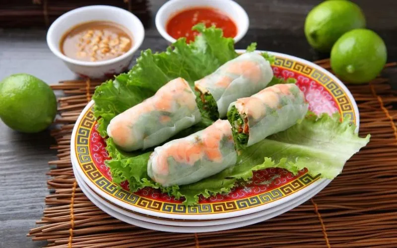 Gỏi cuốn là một trong hơn 103 món cuốn góp phần đưa ẩm thực Việt Nam nổi tiếng thế giới