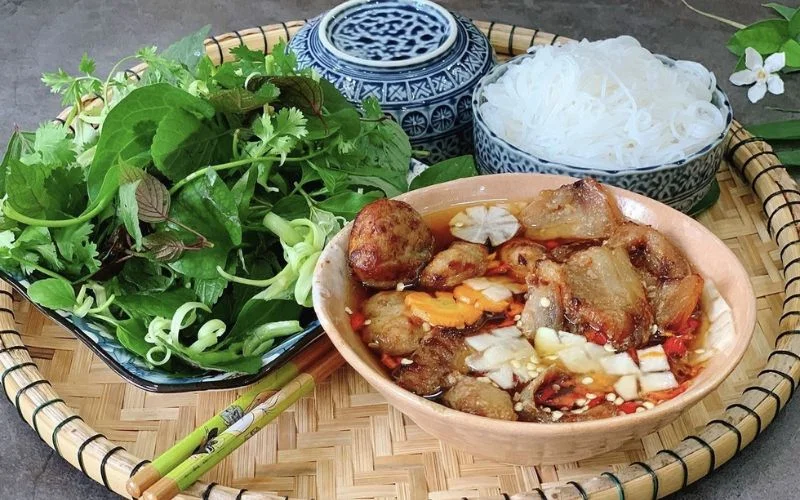 Bún chả Hà Nội chuẩn vị với hương vị hài hòa, góp phần nâng cao xếp hạng ẩm thực Việt Nam