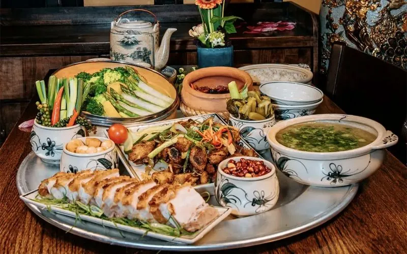 Ẩm thực Việt Nam gắn liền với đời sống và văn hóa dân tộc