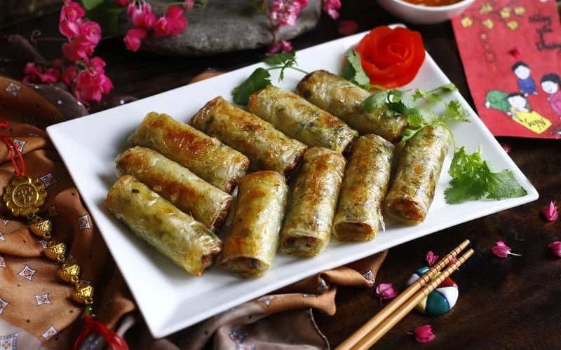 Nem rán giòn thơm góp phần làm phong phú mâm cỗ ngày Tết