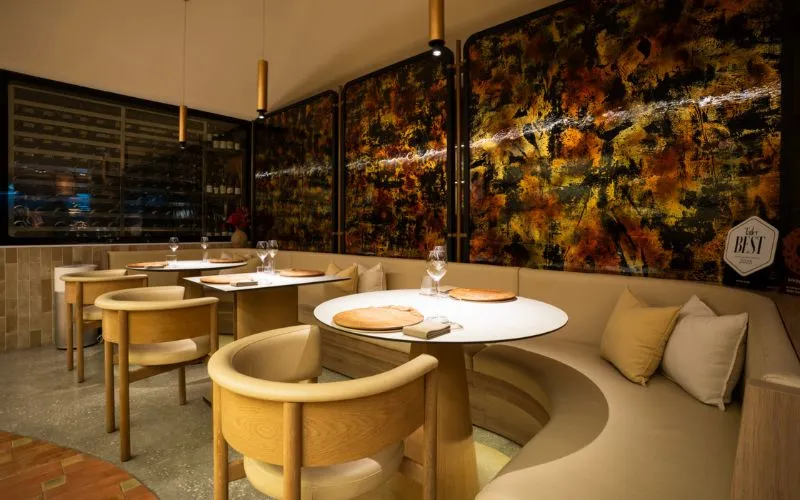 Trải nghiệm fine dining tại Upstairs Tasting Room gương mặt mới của Michelin Guide