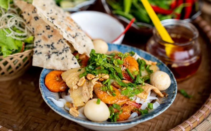 Ẩm thực miền Trung thường gây ấn tượng với cách nêm nếm đậm đà và đa dạng