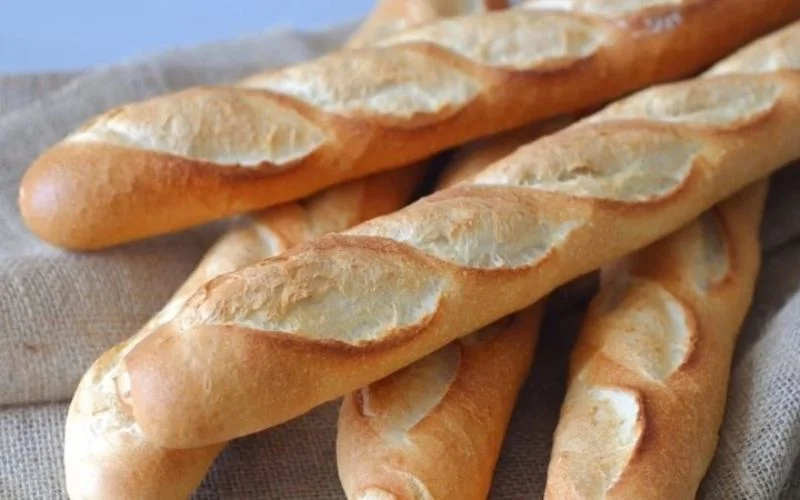 The French baguette served as the precursor to the Vietnamese bánh mì