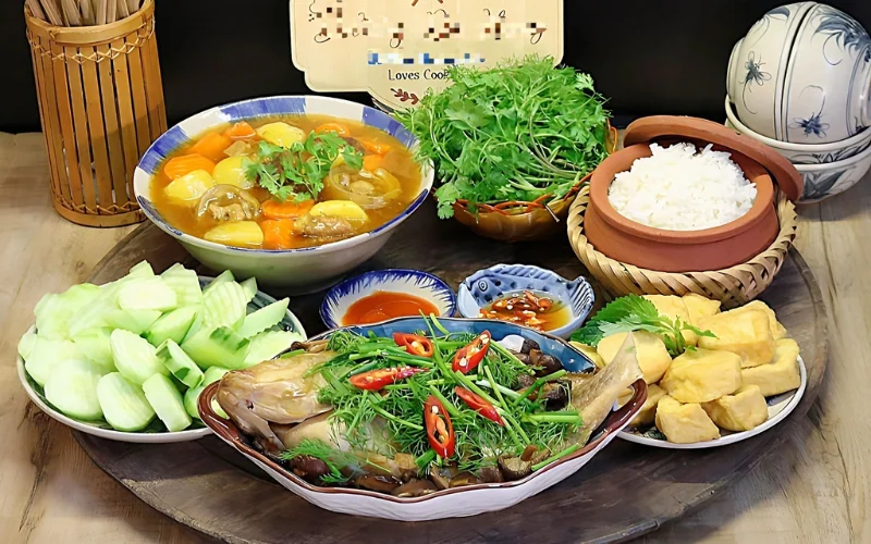 Quan niệm cân bằng và hài hòa có ảnh hưởng đến cách phối hợp thực phẩm trong ẩm thực Việt